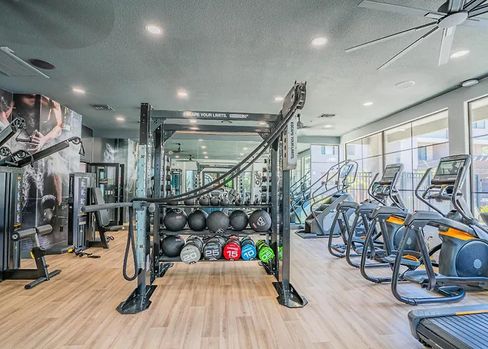 Westgate Oasis Pool Gym Steps From Stadium Az